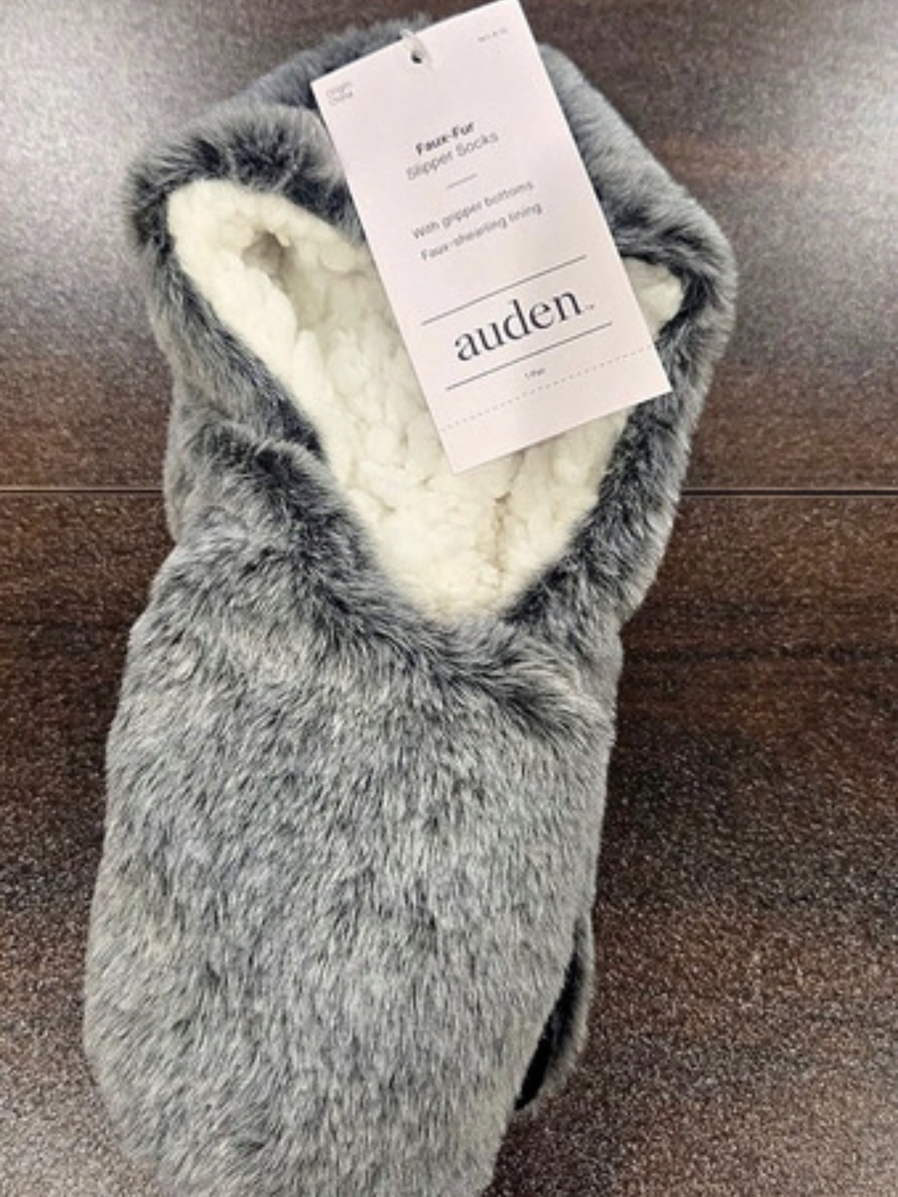 audén Faux-Fur Slipper Socks in Gray & White NWT